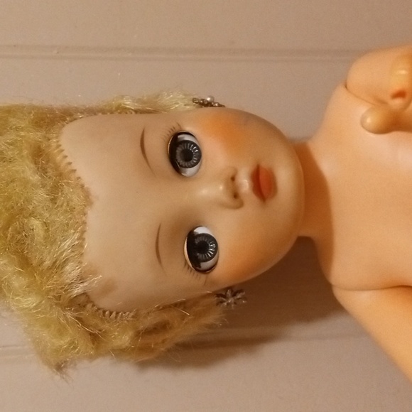 Rare doll that is collector's item. - Picture 2 of 6